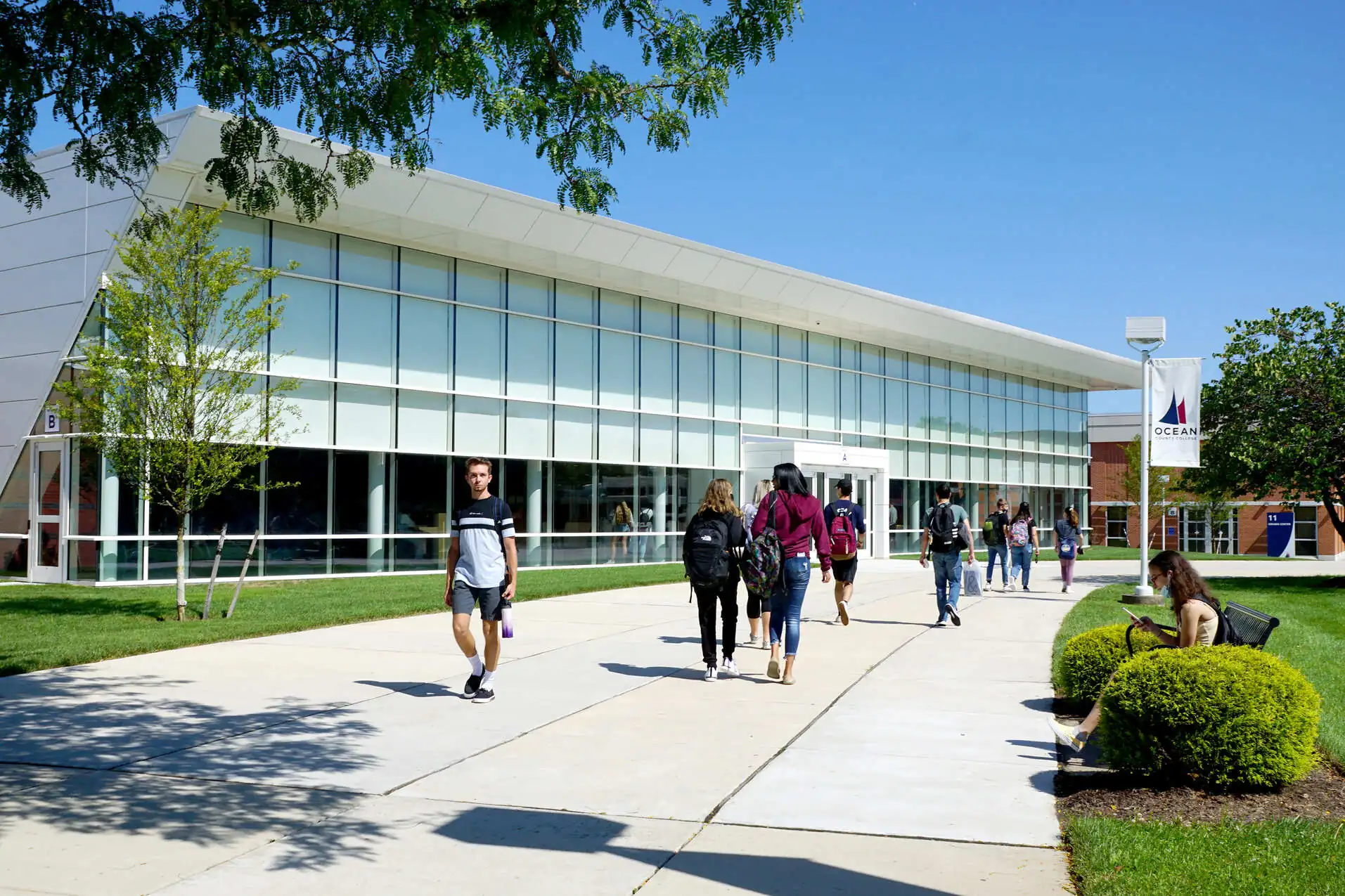 campus mall students